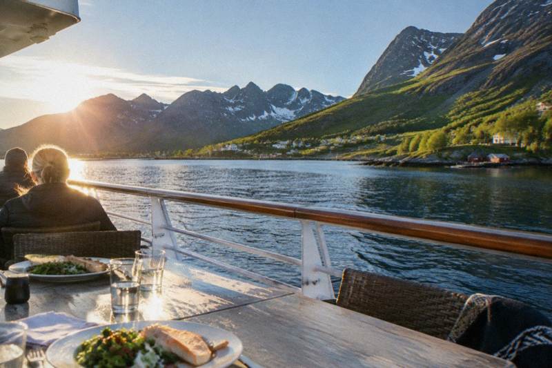 Tromsø Luxury Summer Fjord Cruise with Lunch